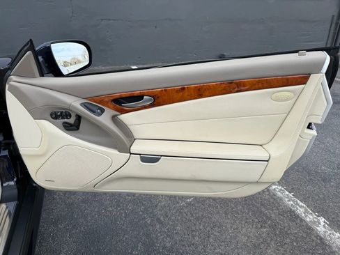 Used 2009 Mercedes-Benz SL 550 image 36
