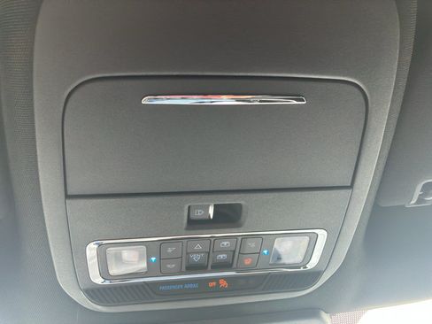 Used 2025 Ford F150 Lariat w/ Equipment Group 502A High AWD/4WD image 29