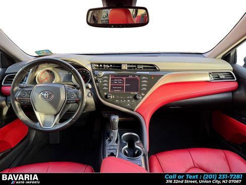Used 2020 Toyota Camry XSE image 12