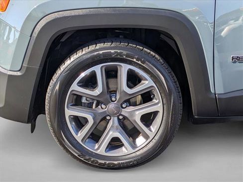 Used 2018 Jeep Renegade Latitude image 20