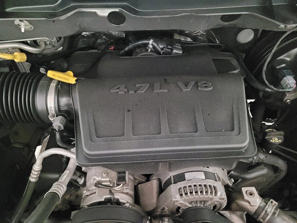 Used 2013 RAM 1500 Classic SLT w/ Premium Display Pkg RWD image 30