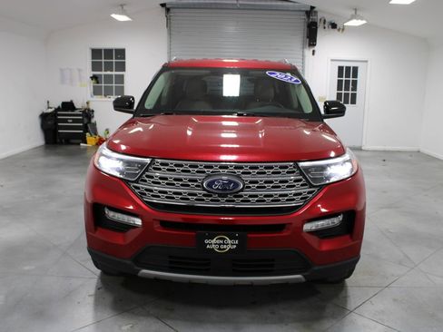 Used 2023 Ford Explorer Limited image 3