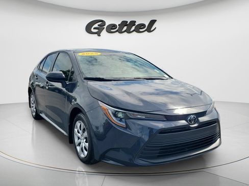 Used 2025 Toyota Corolla LE FWD image 3