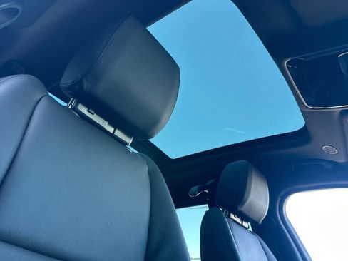 New 2026 Land Rover Range Rover Velar S image 23