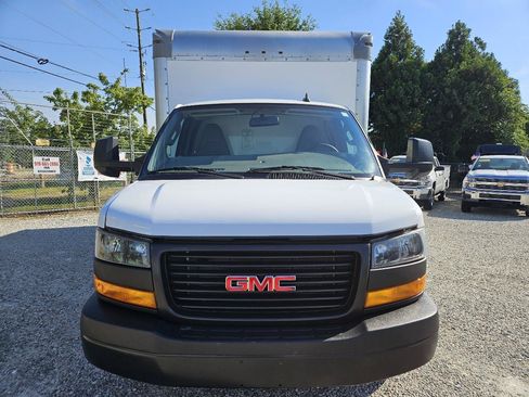 Used 2022 GMC Savana 3500 Extended w/ Power Convenience Package RWD image 8