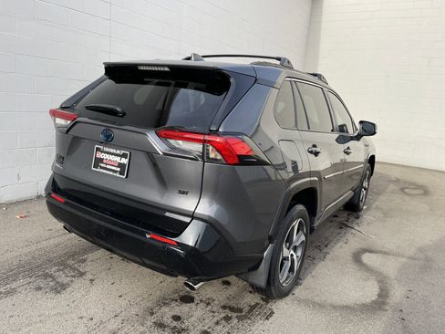 Used 2023 Toyota RAV4 SE image 7