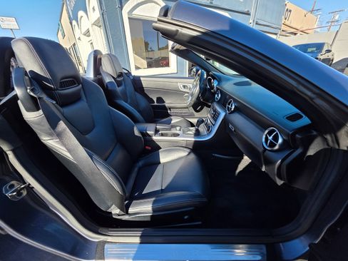 Used 2015 Mercedes-Benz SLK 350 w/ Multimedia Package image 3