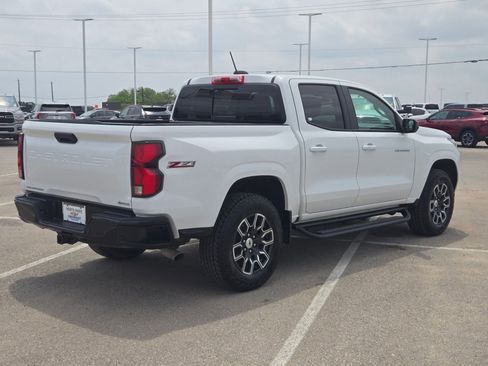 Used 2025 Chevrolet Colorado Z71 image 3