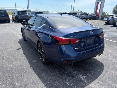 Used 2024 Nissan Altima 2.5 SR w/ SR Premium Package FWD image 7