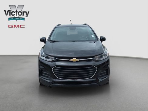 Used 2019 Chevrolet Trax LT w/ LT Convenience Package AWD/4WD image 2