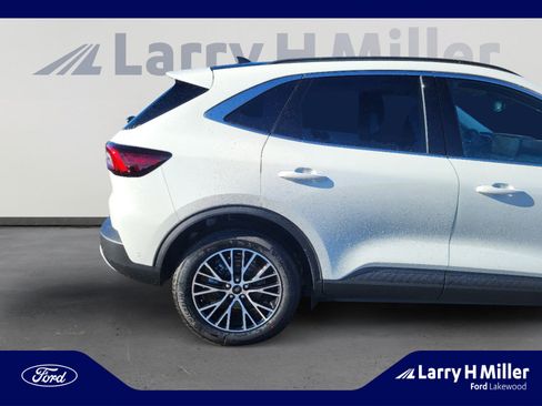 New 2024 Ford Escape SE w/ PHEV Premium Package image 6