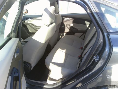 Used 2015 Ford Focus SE image 16