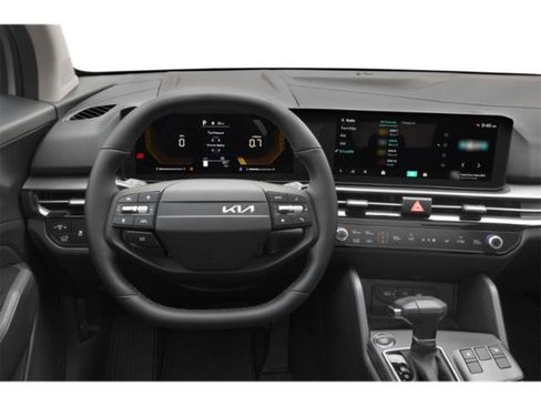 Used 2026 Kia Sportage EX FWD image 10