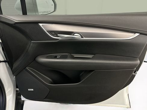 Used 2017 Cadillac XT5 Luxury w/ Driver Awareness Package image 35