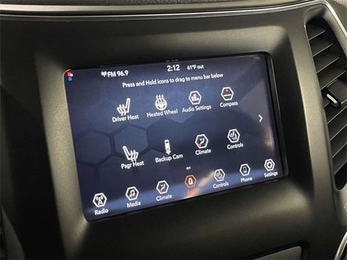 Used 2020 Jeep Cherokee Latitude Plus image 24