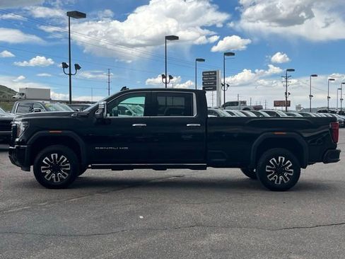Used 2026 GMC Sierra 2500 Denali Ultimate w/ LPO, Black Badging Package AWD/4WD image 2