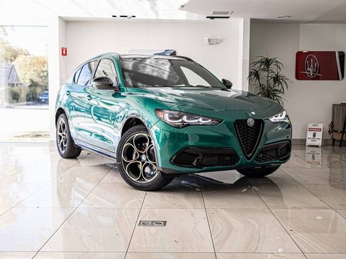 New 2025 Alfa Romeo Stelvio Sprint image 5