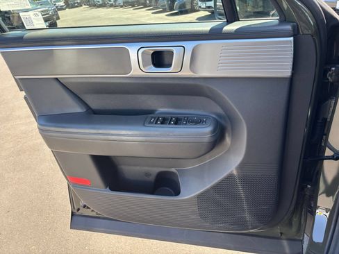 Used 2025 Hyundai Santa Fe SEL AWD/4WD image 18