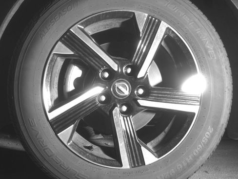 Used 2025 Nissan Sentra SV image 12