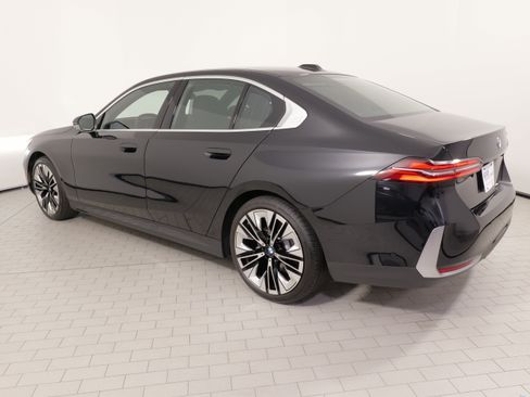 Used 2026 BMW 530i RWD image 15