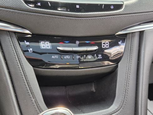 Used 2020 Cadillac XT5 Premium Luxury AWD/4WD image 16