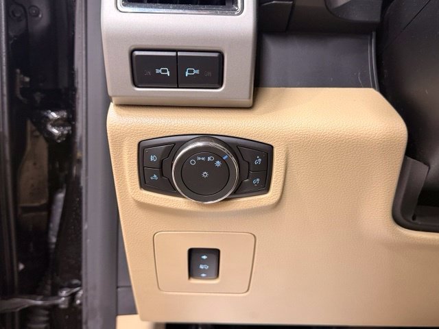 Used 2017 Ford F150 Lariat w/ Equipment Group 502A Luxury AWD/4WD image 16