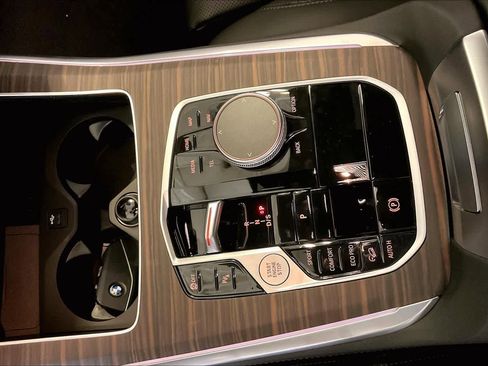 New 2026 BMW X5 xDrive40i w/ Climate Comfort Package image 7