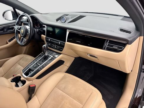 Used 2021 Porsche Macan AWD/4WD image 16