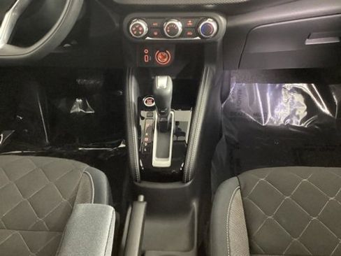 Used 2018 Nissan Kicks S image 18