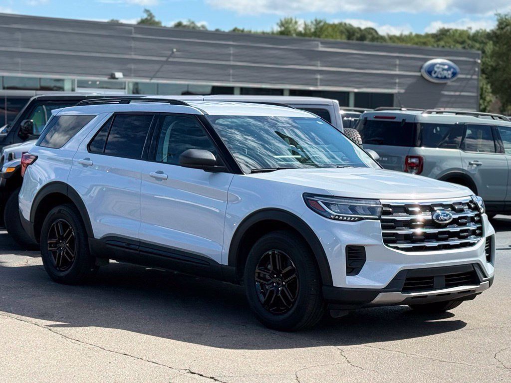 Used 2026 Ford Explorer Active AWD/4WD image 29