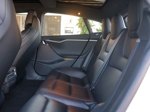 Used 2018 Tesla Model S 75D image 36
