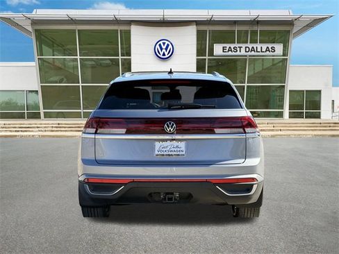 New 2026 Volkswagen Atlas Cross Sport SE image 4