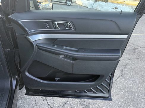 Used 2016 Ford Explorer XLT w/ Equipment Group 202A image 20