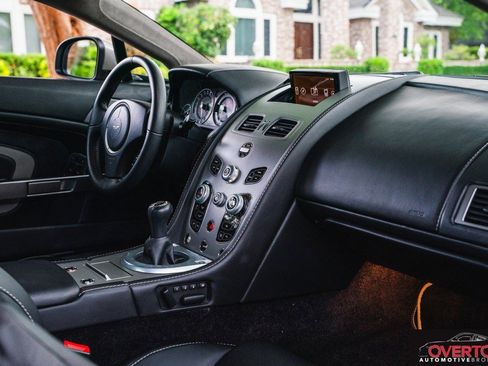 Used 2017 Aston Martin V12 Vantage S image 28