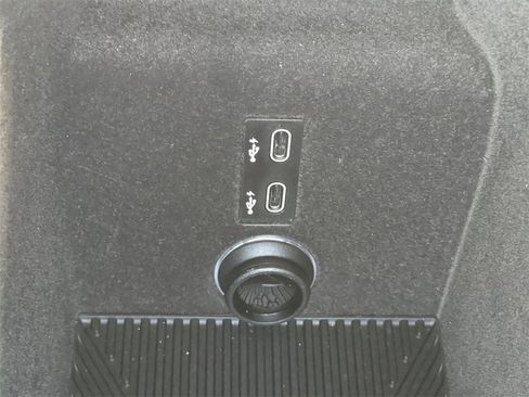 Certified 2024 BMW 740i image 24