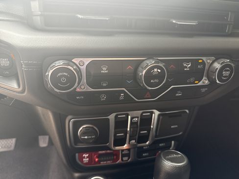 Used 2024 Jeep Gladiator Rubicon image 29