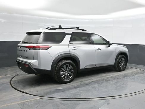 Used 2024 Nissan Pathfinder SV w/ Black Appearance Package image 3