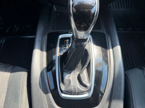 Used 2018 Nissan Rogue S AWD/4WD image 14