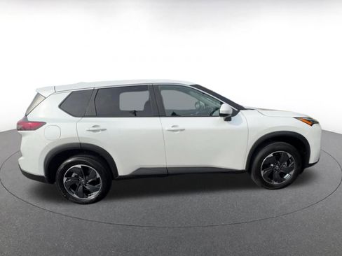 Used 2025 Nissan Rogue SV image 16