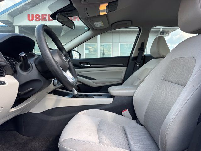 Used 2025 Nissan Altima 2.5 SV FWD image 13