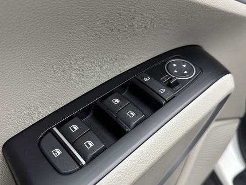 Used 2021 Kia Soul LX image 11