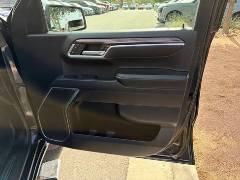 Used 2022 Chevrolet Silverado 1500 LT RWD image 36