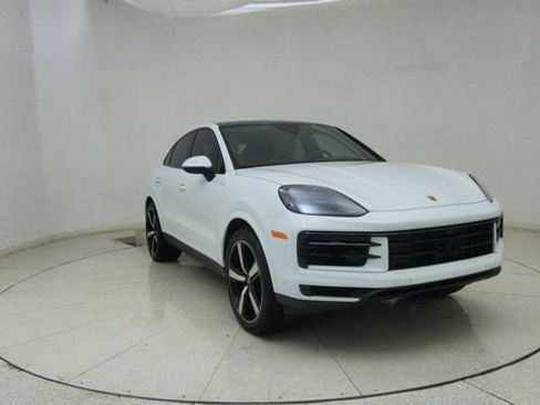 Used 2025 Porsche Cayenne Coupe AWD/4WD image 62