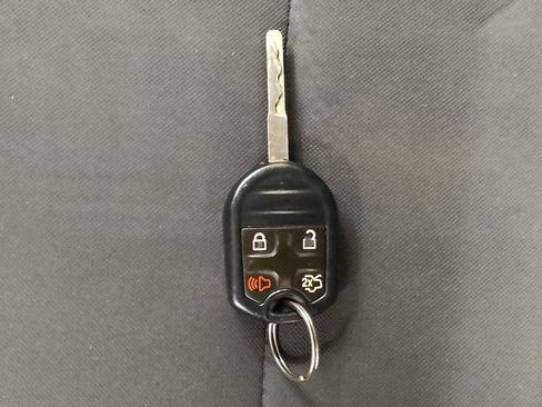 Used 2017 Ford Fiesta SE image 32