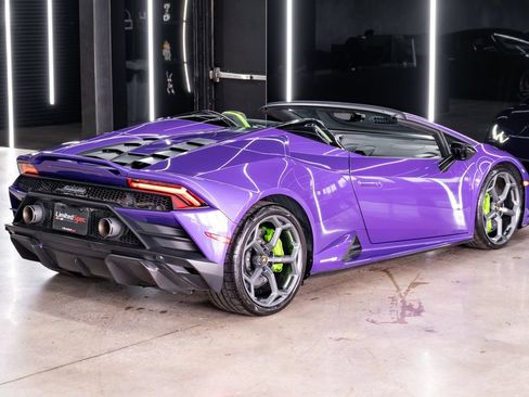 Used 2023 Lamborghini Huracan EVO RWD image 18