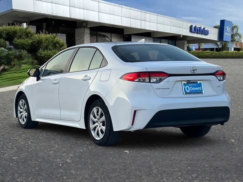 Used 2025 Toyota Corolla LE image 6