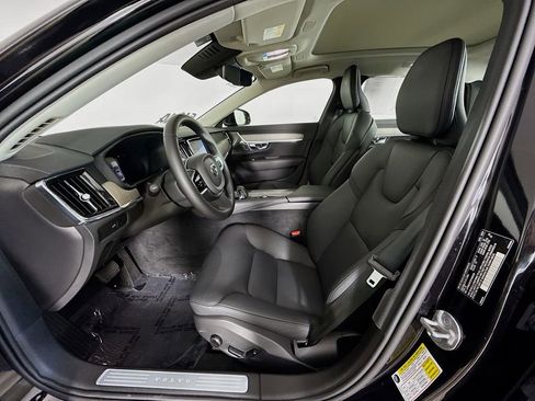 Certified 2025 Volvo S90 B6 Plus AWD/4WD image 22