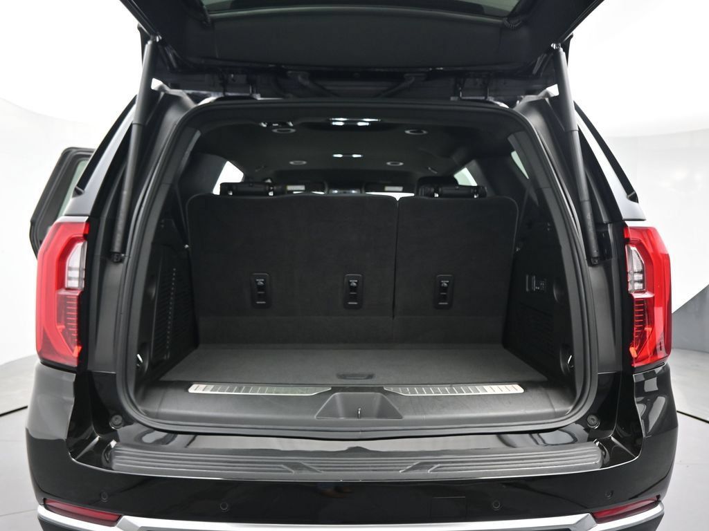 Used 2025 GMC Yukon Denali AWD/4WD image 28