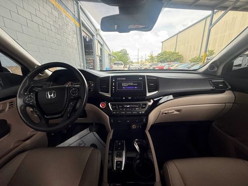 Used 2016 Honda Pilot Touring image 9