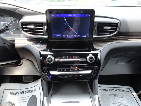 Used 2022 Ford Explorer Limited w/ Equipment Group 301A image 16